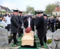 Bild: do
Familie, Freunde und die Vereinswelt nahmen am städtischen Friedhof in Eschenbach Abschied von Stadtverbandsvorsitzendem Dieter Kies.