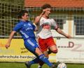 Bild: ham
Das war der erste von drei Elfmetern für den TSV Tännesberg: Christoph Fuchs (links) von der SG Pertolzhofen/Niedermurach brachte Jonas Ambrosch zu Fall.