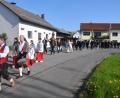 Bild: fz
Ein langer Kirchenzug bewegte sich zum Patrozinium durch Bechtsrieth.