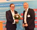Bild: Günter Staudinger
Jürgen Preisinger (rechts) ist neuer Vorsitzender des Bezirksjugendrings Oberpfalz. Er übernimmt das Amt vom neu gewählten BJR-Präsidenten Philipp Seitz (links).