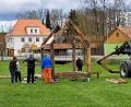 Bild: Badehaus Maiersreuth/exb
Václav Fiala war vergangene Woche in Maiersreuth, um sein Werk zum nächsten Kunstprojekt im Badehaus aufzubauen.