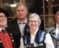 Bild: Gemeinde Kulmain/exb
Gebietsvertreter Willi Binner (vorne, von links) mit Tante Christa sowie (hinten, von links) Zweitem Bürgermeister Albert Sollfrank und Vorsitzendem Bernhard Stich.