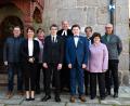 Bild: Kerstin Stolberg/exb
Moritz Götz und Tim Hofmann (vorne Mitte, von rechts) mit ihren Familien feierten Konfirmation in Wilchenreuth.