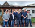 Bild: Mario Hönig/exb
Die neue Vorstand mit (von links) Mario Hönig, Bürgermeister Dietmar Schaller, Thomas Hofmann, Johann Hilburger Andreas Fichtner. Mitte, von links, Erich Lindner, Alfons Hilburger, Christian Müller, Helmuth Jarczack. Hinten, von links, Alfons Ermer, Michael Meiler, Gerhardt Maier.