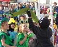Bild: Kinderhaus Steinwaldzwerge/exb
Die "Steinwaldzwerge" beim Maifest in Lochau.