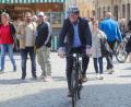 Bild: Wolfgang Steinbacher
Oberbürgermeister Michael Cerny kam mit dem Fahrrad zur Eröffnung des Stadtradelns.