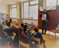 Bild: gz
Die Autorin Meike Haas animiert die Kinder durch Bild zum Mitmachen.