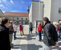 Bild: Gerhard Götz
Bei einer Stadtführung tauchten die Teilnehmer in die Geschichte der Evangelischen in Schwandorf ein..