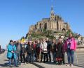 Bild:  Miriam Hausladen/exb
Ein Foto mit dem Kloster Le Mont-Saint-Michel im Hintergrund wird die Reisenden an den Besuch erinnern.