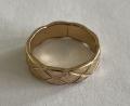 Bild: Polizeiinspektion Neustadt/WN
Auf dem Goldring befindet sich keine Inschrift. Die Polizeiinspektion Neustadt/WN sucht nun nach dem Eigentümer des Schmuckstücks.