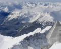 Archivbild: Angelika Warmuth/dpa
Schnee liegt am Gipfel der Zugspitze.