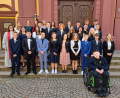 Bild: Jonas Stahl/exb 
Ein Gruppenbild zur Erinnerung an einen besonderen Tag. Die Konfirmanden aus der Paulanergemeinde Amberg.