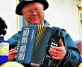 Bild: jml
Alfred Hausner und seine "Quetschn" sind ein eingespieltes, unzertrennliches Team. Der Kohlberger ist nun ein fitter 85-Jähriger.