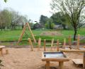 Bild: do
Die Soccer-Arena soll neben der Oberbibracher Schulstraße auf dem Wiesengelände zwischen dem neuen Kinderspielplatz und dem MC-Heim entstehen.