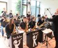 Bild: Kunz
Die Kepler-Big-Band musiziert beim Weißwurst-Frühstück.