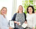Bild:  Klinikum/Borchers/exb
Dr. Johanna Haferkorn (links), Dr. Sonja Gromer und Christina Neiß (rechts) freuen sich über die Spende.