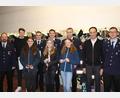 Bild: gru
Kameraden und Führungskräfte Alexander Luber, Laurenz Heldrich, Lara Rupprecht, Dominik Haas, Thomas Mauritz, Tim Rupprecht, Sophia und Victoria Luber, Hans-Jürgen Strehl und Kommandant Markus Luber sind stolz auf den erfolgreichen Nachwuchs der FFW Edelsfeld.