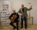Bild: wel
Stefan Müller-Ruppert und Maximilian Mangold (von rechts) begeisterten das Publikum im Thammersaal in Winklarn mit ihrer literarisch-musikalischen Zeitreise.