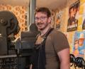 Bild: Susanne Forster
Der Zauberkünstler Marco Knott hat 2019 die Zauberei zum Hauptberuf gemacht. Im Juni 2023 eröffnet er sein eigenes Zaubertheater in seiner Heimatstadt Bärnau.