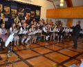 Bild: gi
Beim Abschlusskonzert des Blasmusik-Workshops holt Ernst Hutter das Letzte aus den Musikern heraus. Die zahlreichen Zuhörer danken mit einem Riesenapplaus.