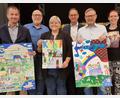 Bild: Ewald Zenger/exb
Die Jury hatte die Qual der Wahl beim Wettbewerb für das Plakat des diesjährigen Kinderbürgerfestes. Gewonnen hat schließlich das Bild in der Mitte von Franziska Schmitz-Falkenberg (12 Jahre, Elly-Heuss-Gymnasium Weiden).