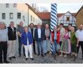 Bild: kro
Das Vorstandsteam und die ausländischen Züchter in Konnersreuth. Sechster von links Vorsitzender Heinz-Hermann Huhs aus Achim bei Bremen. Fünfte von rechts Heike Suchanek, die das Frühjahrstreffen organisiert hatte.