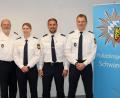 Bild: Polizeipräsidium Oberpfalz/exb
Polizeipräsident Norbert Zink (links) führte den neuen Leiter der Polizeiinspektion Schwandorf, Polizeioberkommissar Michael Duschl (Zweiter von rechts), in sein Amt ein.