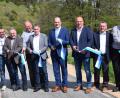 Bild: bö
Finanzminister Albert Füracker (Fünfter von rechts) gab den Lauterach-Radweg nahe der Hochwasser-Messstation bei Stettkirchen frei – begleitet von (von links) Pfarrer Hans-Jürgen Zeitler, Stefan Noll, Josef Weigert, Johann Seitz, Manfred Braun, Mathias Huger, Helmut Seebauer, Josef Gilch, Florian Junkes und Peter Prasch.