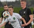 Bild: Büttner, Gerhard
Die Spieler des TSV Reuth (weißes Trikot) hoffen, mit einem Sieg gegen Meister Vorbach die Abstiegsrelegation zu vermeiden.