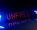 Symbolbild: Monika Skolimowska/dpa
Auf der A 93 ist Donnerstagnacht ein schwerer Unfall mit einem Lastwagen und einem Audi passiert.