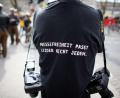 Symbolbild: Oliver Berg, dpa
Ein Fotograf trägt am Rande einer Anti-Atom-Demonstration ein Shirt mit einem Slogan für die Pressefreiheit.