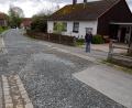 Bild: bkr
Viele Straßen in Witzlasreuth, wie hier der Schlossweg, sind aufgerissen.