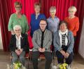 Bild: dob
Die bisherigen Seniorenbetreuerinnen Erika Sollfrank (vorne, links) und Hildegard Busch (vorne, rechts) wurden von Dekan Alexander Hösl für ihren jahrelangen Dienst gewürdigt und das neue Team um Kunigunda Hanauer, Anneliese Hassmann, Irmgard Eberhardt und Martha Simacek (hintere Reihe, von links nach rechts) vorgestellt. Nicht im Bild Michaela Wolfinger.