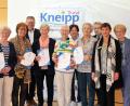 Bild: Dagmar Williamson
Geehrt wurden die Treuesten mit Gold- und Silber-Urkunden: Ilse Kirner, Vera Hanysz, Greta Dietrich, Helga Kern, Franziska Plößl und Irmgard Räder. Oberbürgermeister Michael Cerny ist seit zehn Jahren Mitglied. Die bayerische Landesvorsitzende Erika Schweizer (rechts) lobte den kreativen Einsatz von Evelin Hensel (Zweite von rechts), die ihr immer eine gute Beraterin sei. Über die enge Zusammenarbeit freute sich Dr. Wieland Hassinger (Dritter von rechts).