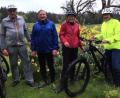 Bild: Horst Lehnert /exb
"After Work ausrollen"": Die neu gegründete Radsport-Gruppe des Fichtelgebirgsvereins hatte ihre Premiere bei strömendem Regen – das hatte aber keinen Einfluss auf die gute Stimmung.