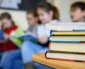 Bild: Sebastian Gollnow/dpa
Der Anteil der betroffenen Schülerinnen und Schüler mit großen Leseschwierigkeiten ist nach Einschätzung der Studienautoren inzwischen „alarmierend hoch“.