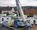 Bild: Gabi Schönberger
In Neustadt/WN sind die ersten vier Tinyhäuser in der Franz-Xaver-Gruber Straße aufgestellt worden.