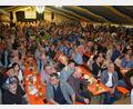 Bild: jr
Beim Fest der Blasmusik am Wochenende in Bad Neualbenreuth war das Zelt rappelvoll mit begeisterten Blasmusikfans. Ihnen wurde zwei Tage lang ein hochkarätiges Programm geboten.