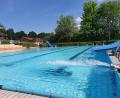 Bild: Lowak
Das Freibad Windischeschenbach startet am Samstag, 27. Mai, in die Saison, allerdings mit verkürzten Öffnungszeiten.