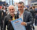 Bild: dib
Martin Dietl (links) mit dem Präsident der ISKA Germany, Davut Sidal.