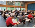 Bild: C. Wittmann/exb
275 junge Leute aus der Fachober- und Berufsoberschule sitzen gerade in Amberg an den Abi-Prüfungen