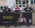 Bild: u
Die im NBMB-Kreisverband Amberg-Sulzbach organisierten Musikvereine beteiligen sich an der Image-Kampagne „Blasmusik-Storys“, auch die Blasmusik Gebenbach. Hier mit Bürgermeister Peter Dotzler (von links), Vorstand Simon Lösch und NBMB-Kreisdirigent Christian Bäuml.