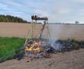 Bild: FFW Lengenfeld
Zu einem Hochsitzbrand musste die Lengenfelder Feuerwehr am Vatertag ausrücken.