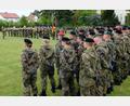 Bild: mab
60 Rekruten der 5. Kompanie des Panzerbataillons 104 legten auf dem Rasenplatz der Schulsportanlage ihren Eid ab.