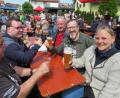 Bild: adj
Die Besucher ließen sich beim Bierfest eine Halbe schmecken.