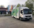 Bild: wro
Auf dem Parkplatz vor der Steinwaldhalle wartete der mobile Dorfladen darauf, besichtigt zu werden.