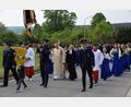 Bild: wku
In einem langen Festzug ging es zur Kirche St. Laurentius in Kürmreuth.