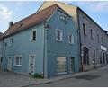 Bild: jr
Im Rahmen der Neuordnung soll das Anwesen Vorstadt 24 (im Bild vorne) abgebrochen und wieder neu aufgebaut werden und in die bestehende Mitterteicher Backstube mit integriert werden. Der Bauausschuss erteilte dazu grünes Licht.