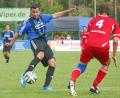 Archivbild: war
Schon im Trikot des SV Etzenricht zu Landesliga-Zeiten wusste Andreas Schimmerer ganz genau, wo das jeweilige Gästetor stand. Unser Bild zeigt ihn beim Torschuss gegen die SpVgg Lam im Jahr 2014.