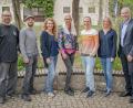 Bild: Jugendmedienzentrum T1/exb
Das Personal im Jugendmedienzentrum T 1 wurde aufgestockt. Von links Christian Kreil, Leiter Philipp Reich, Cirta Rosbach, Lenka Krizova, Sabine Wagner, Sabine Reif und Kreisjugendring-Vorsitzender Jürgen Preisinger.